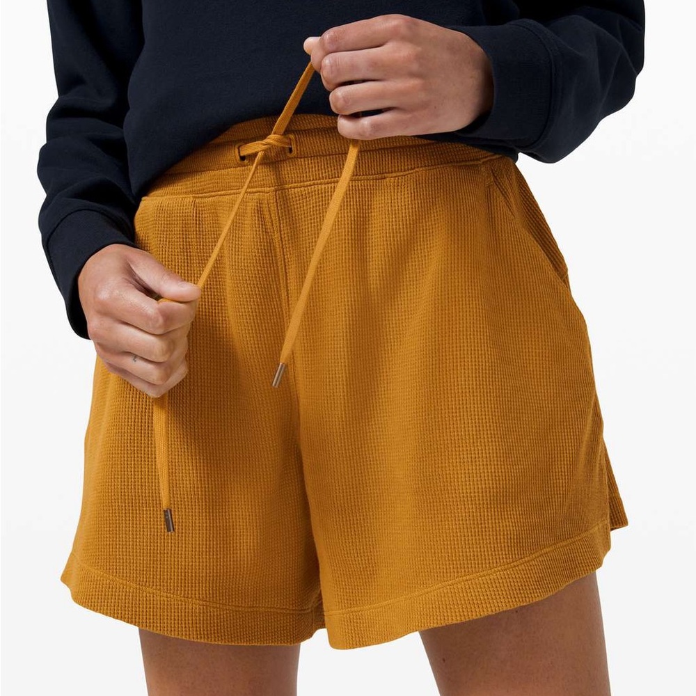 Lululemon Mellow In High Rise Short 5” Waffle in Spiced Bronze